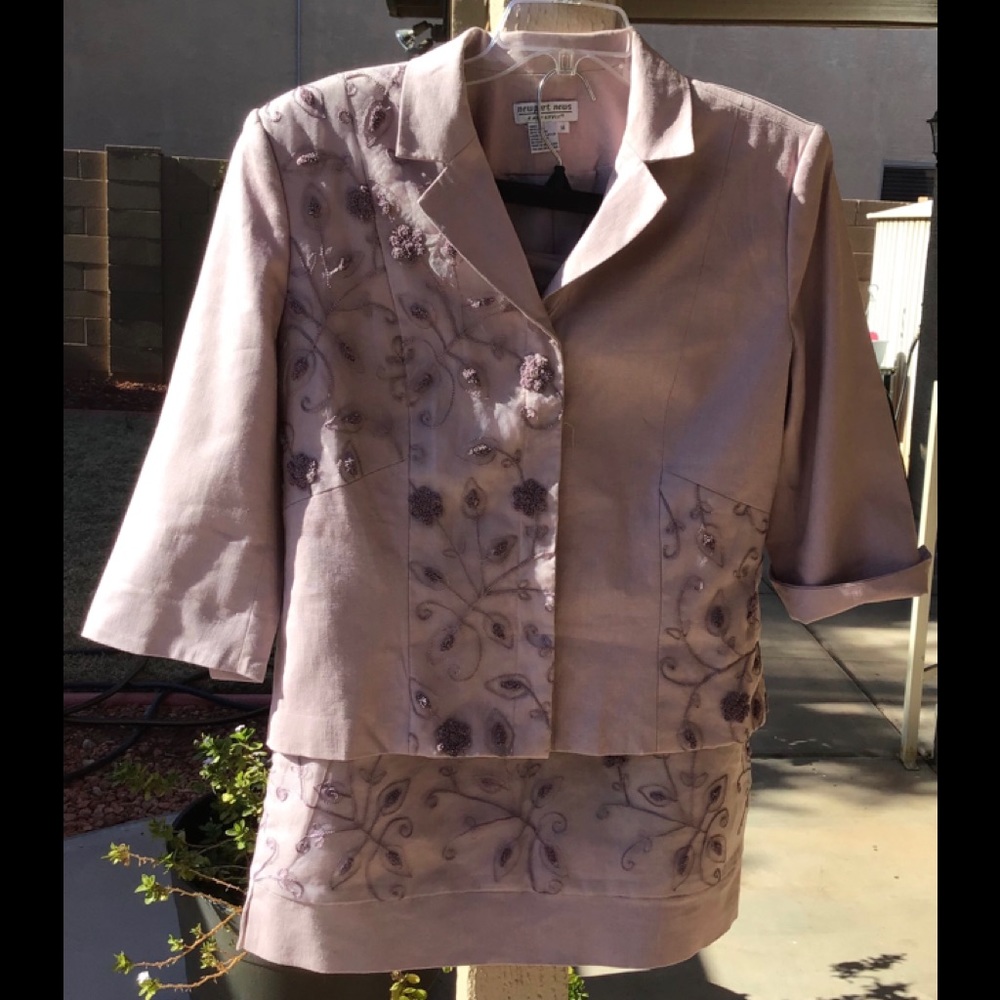 EUC SKIRT SUIT